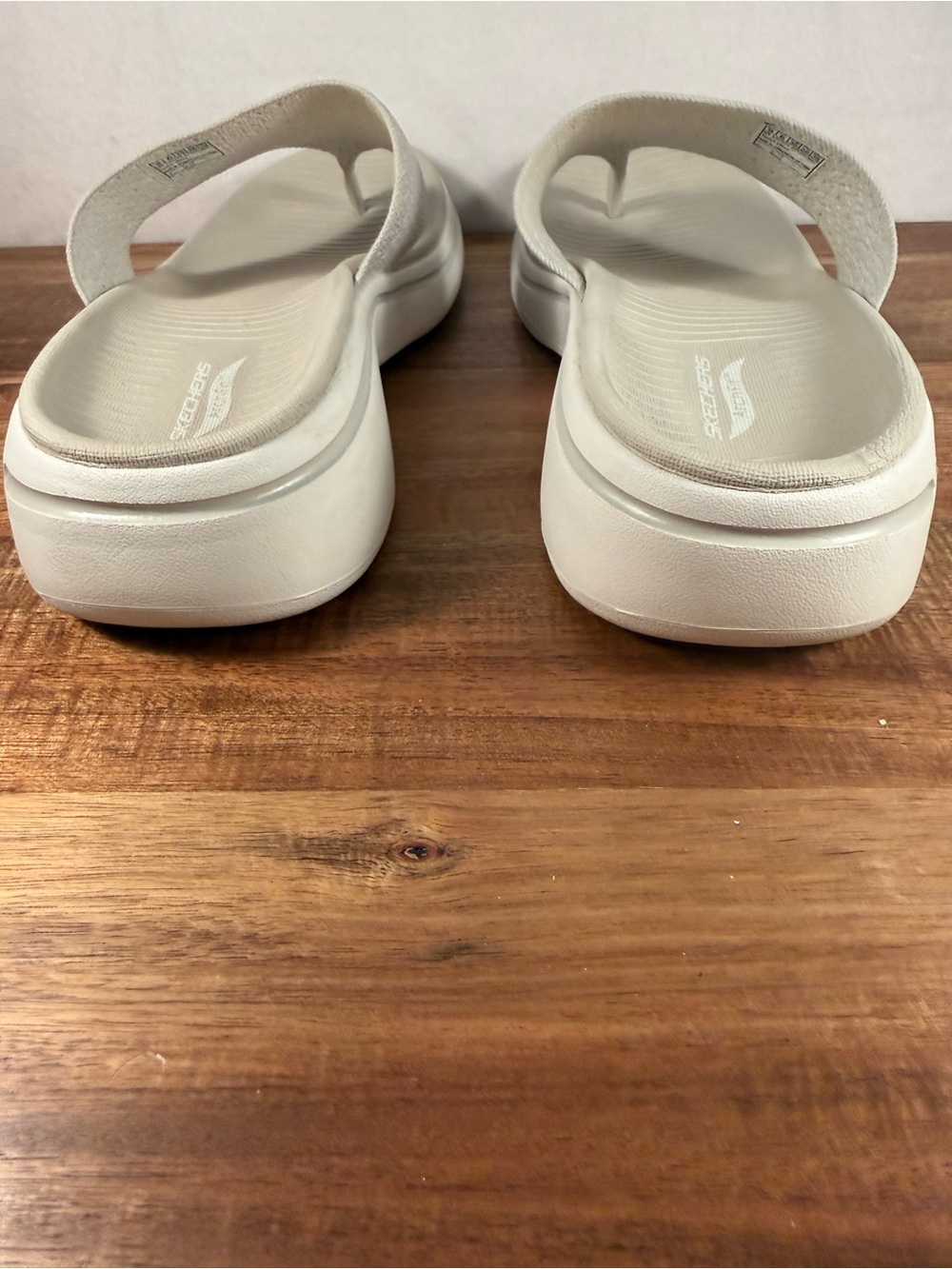 Sketchers Go Walk Arch Fit Knit Sandals, Cream Size 9 - Picture 5 of 11
